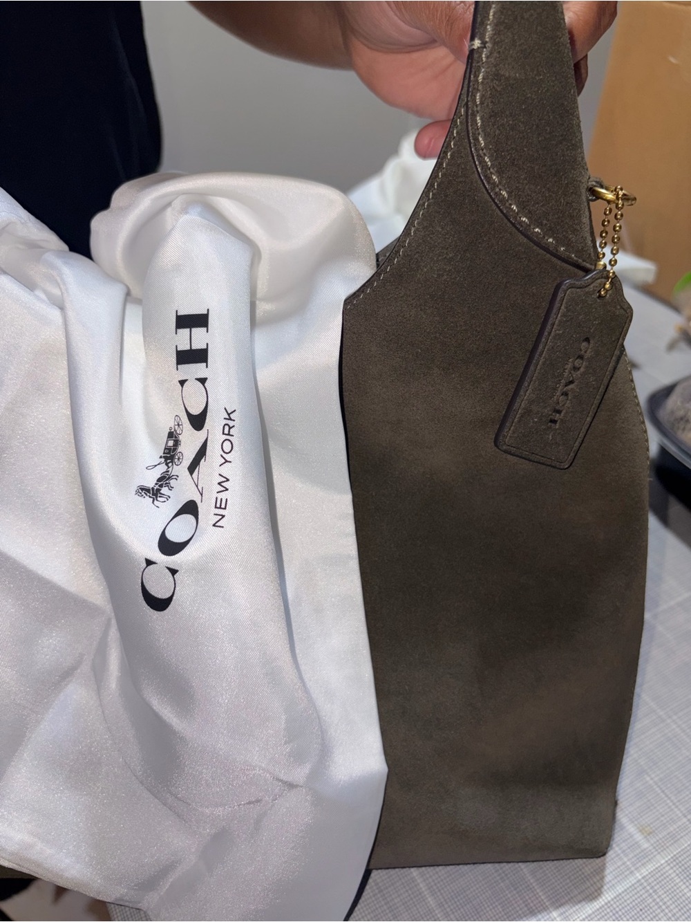 Coach Olive Suede Brooklyn 28 Shoulder Bag - Elegant Everyday Carry Bag - Picture 7 of 7